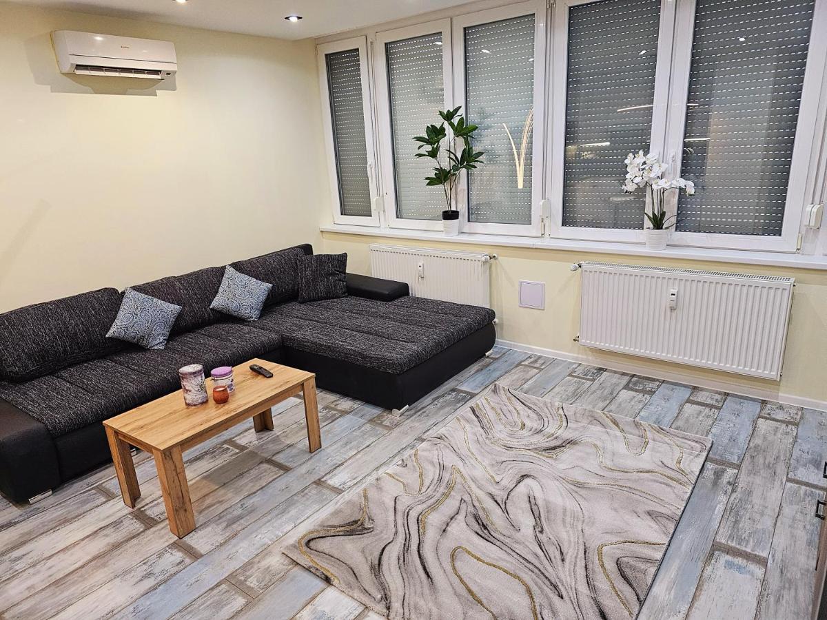 דירות Salgótarján Urban Loft מראה חיצוני תמונה