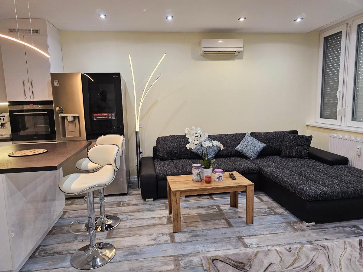 דירות Salgótarján Urban Loft מראה חיצוני תמונה