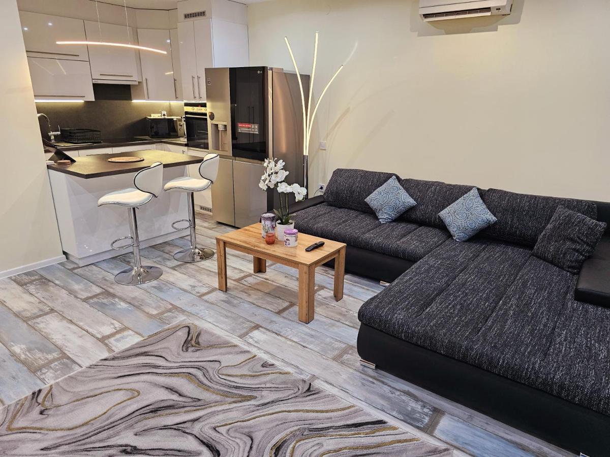 דירות Salgótarján Urban Loft מראה חיצוני תמונה