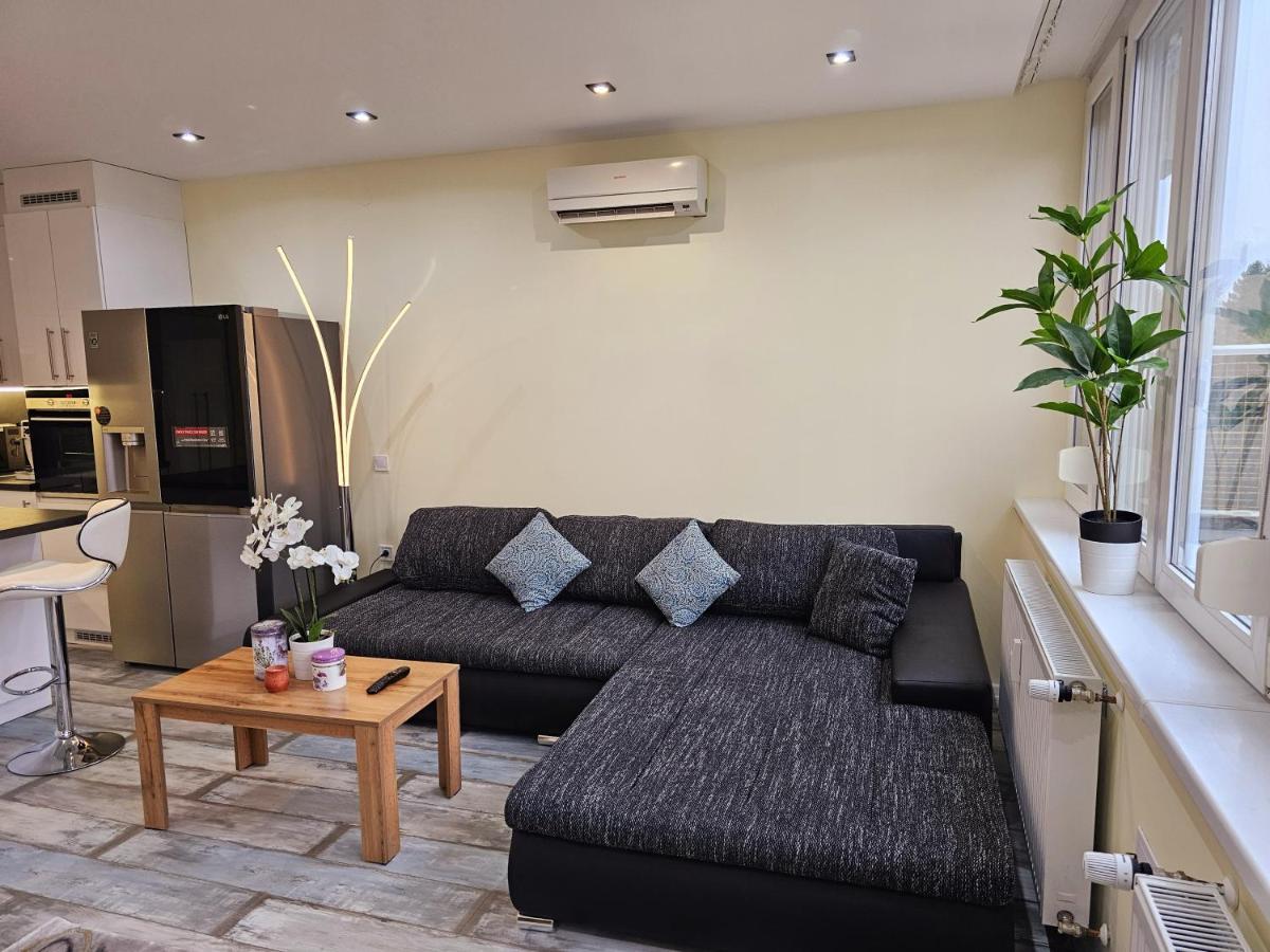 דירות Salgótarján Urban Loft מראה חיצוני תמונה